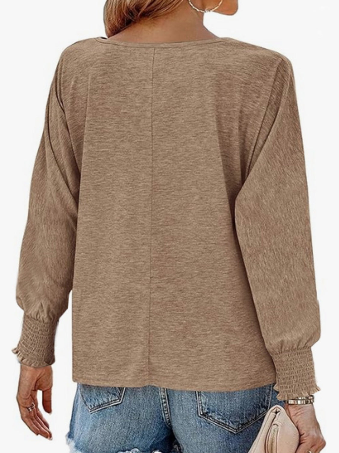Regina | T-shirt with smocked lantern sleeves and a crew neck