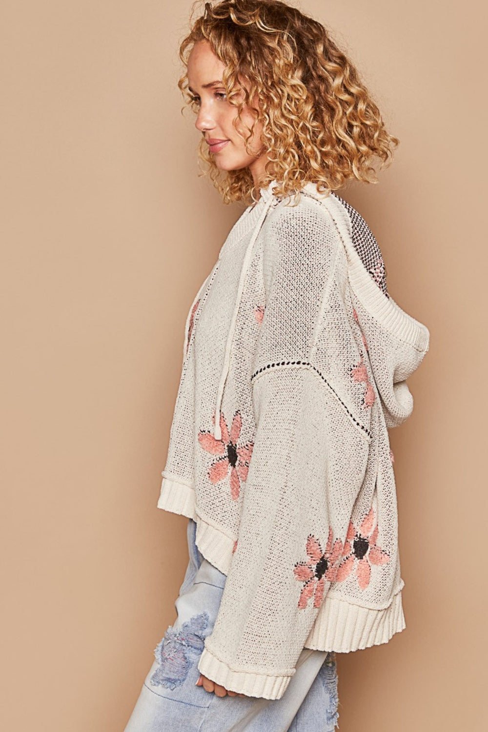 Sandra | High-low hooded sweater with floral pattern