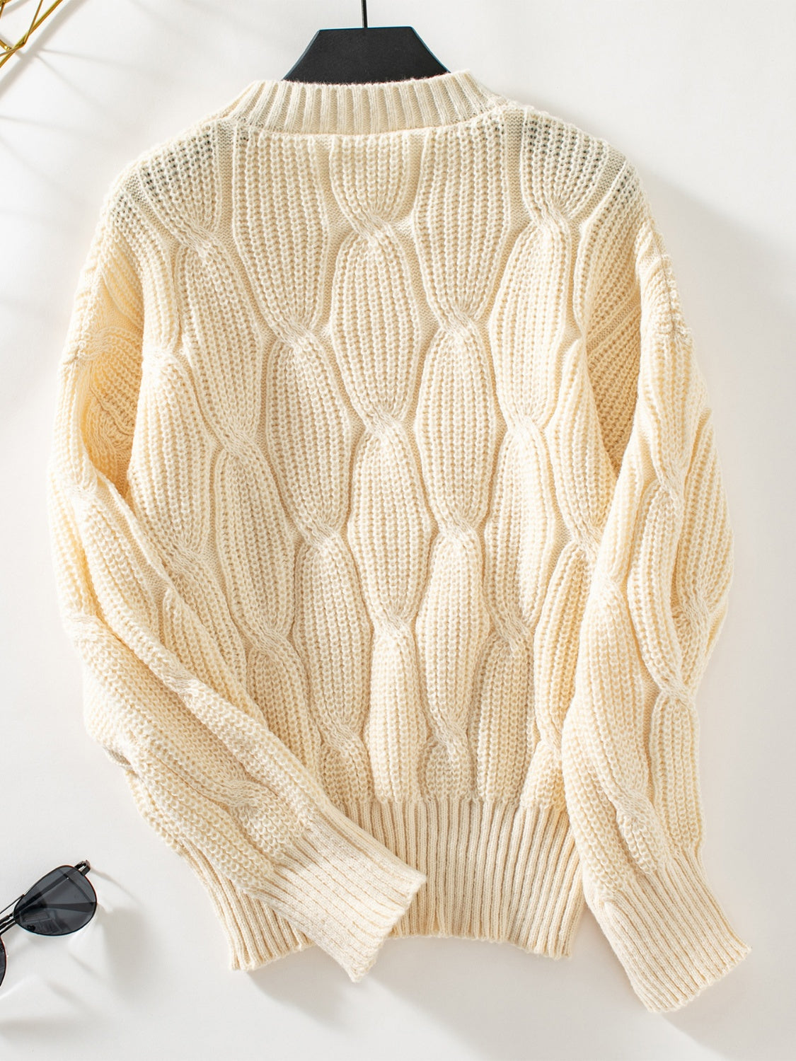 Delfina | Round neck sweater with low shoulders