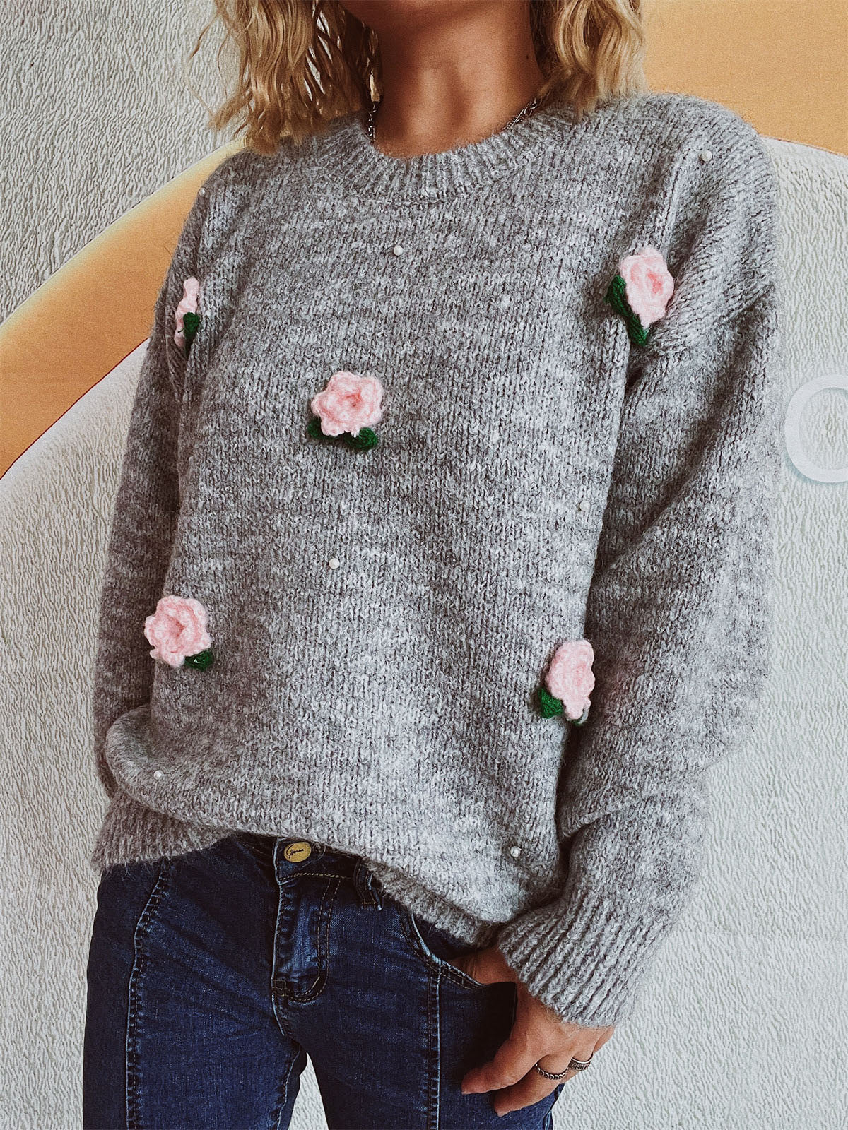Stefanie | Long-sleeved sweater with a floral crew neck