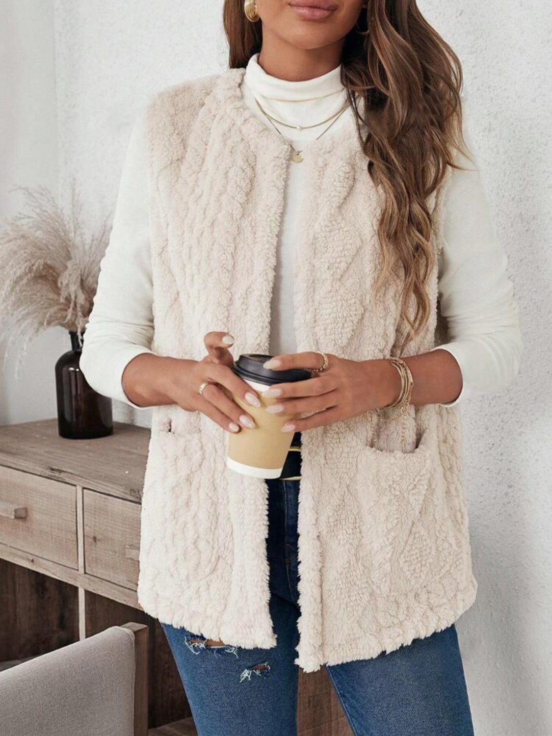Graciela | Fluffy vest with open front and pockets