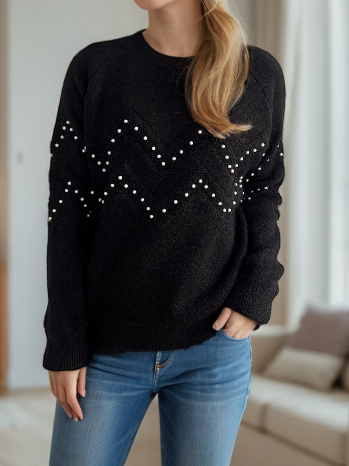 Concepcion | Round neck sweater with raglan sleeves and pearl trim