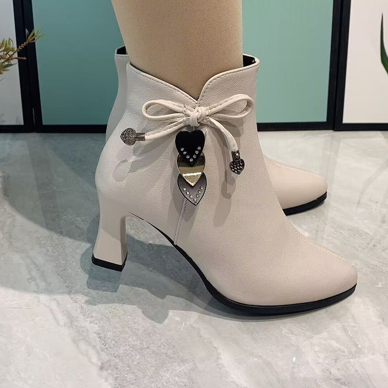 Esther | Suede ankle boots with bow