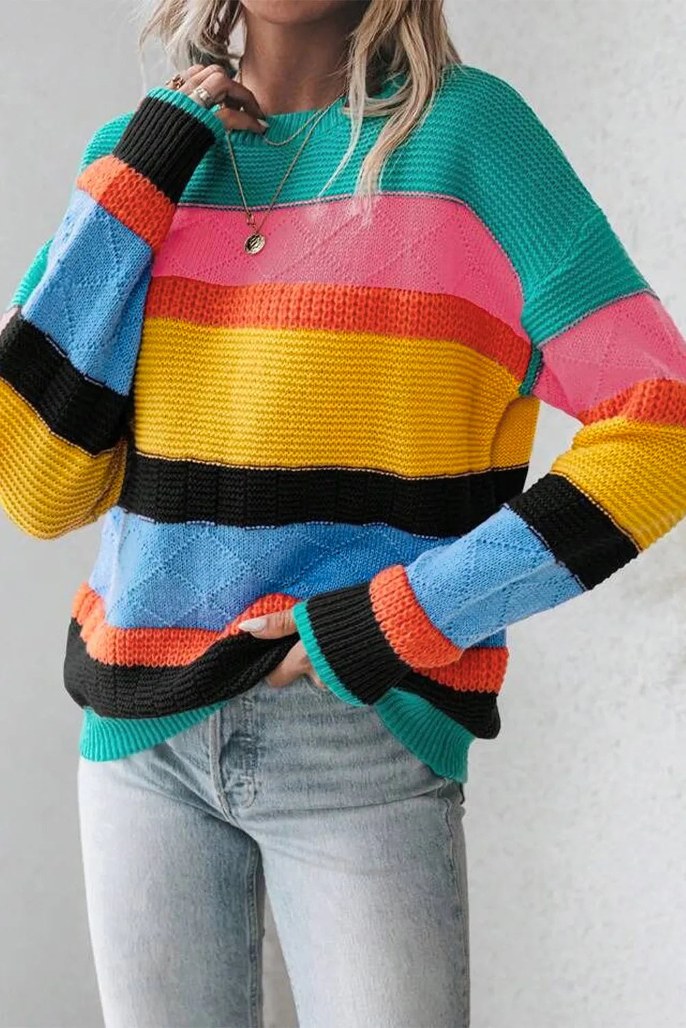 Monica | Contrast sweater with a crew neck and dropped shoulders
