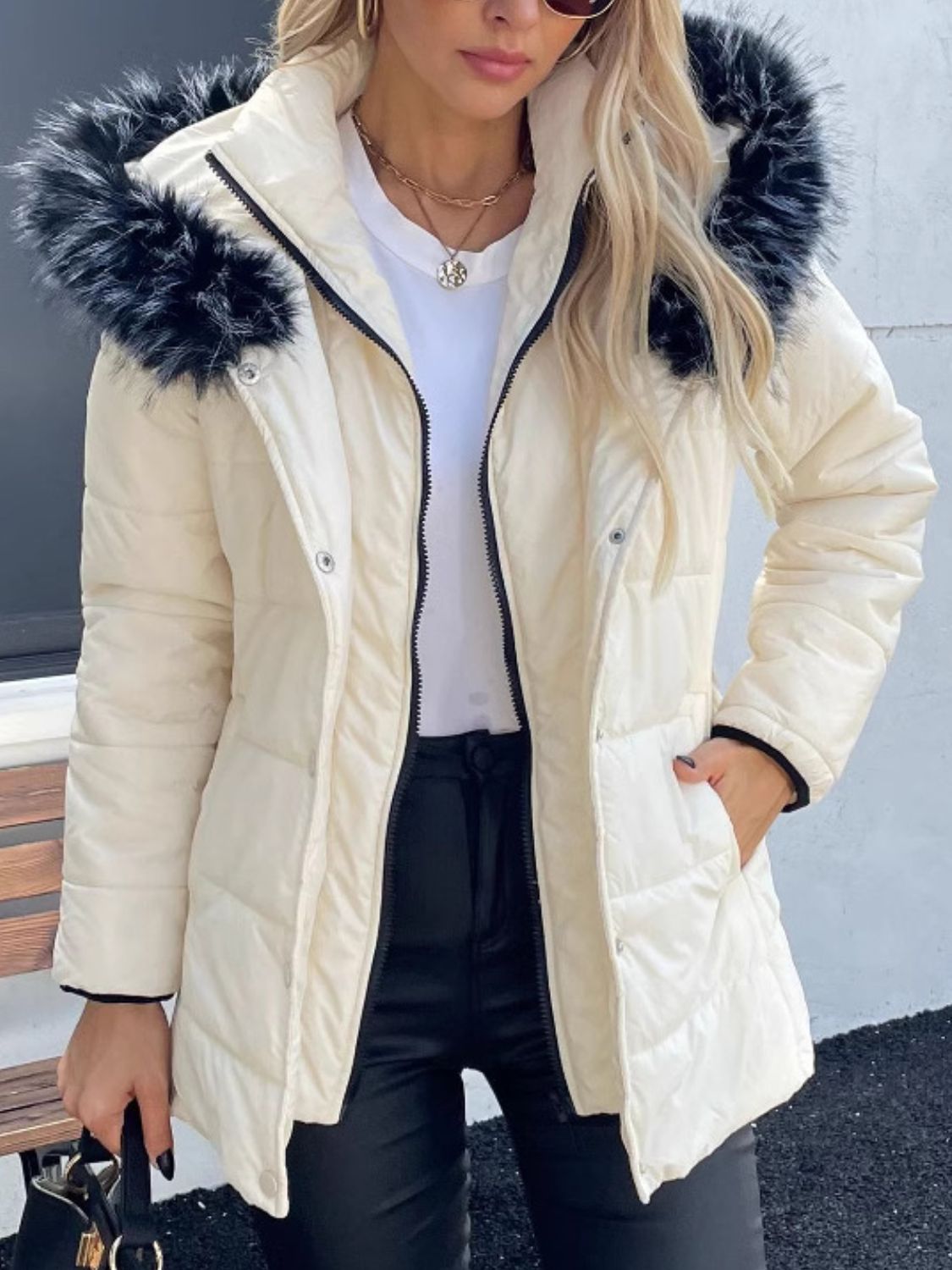 Thalia | Long-sleeved winter coat with hood and zip