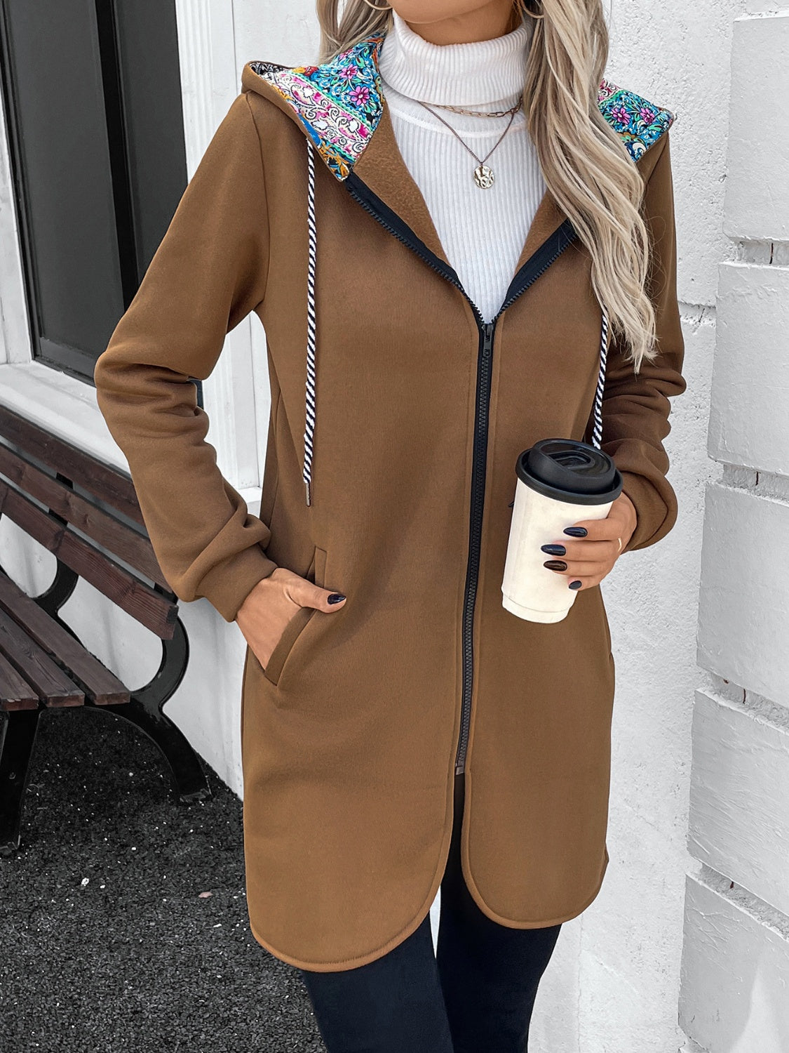 Wanda | Long sleeve outerwear with hood and drawstring and zip fastening