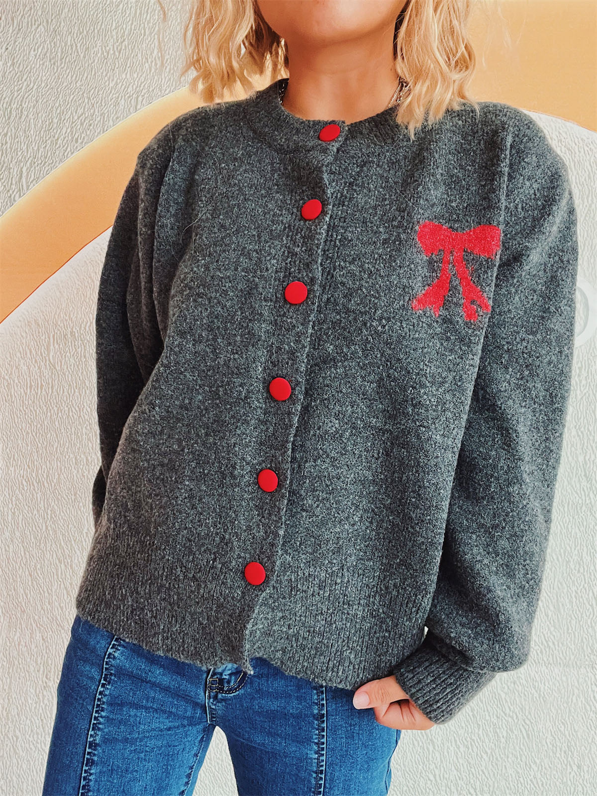 Beate | Long-sleeved cardigan with bow and round neckline and buttons