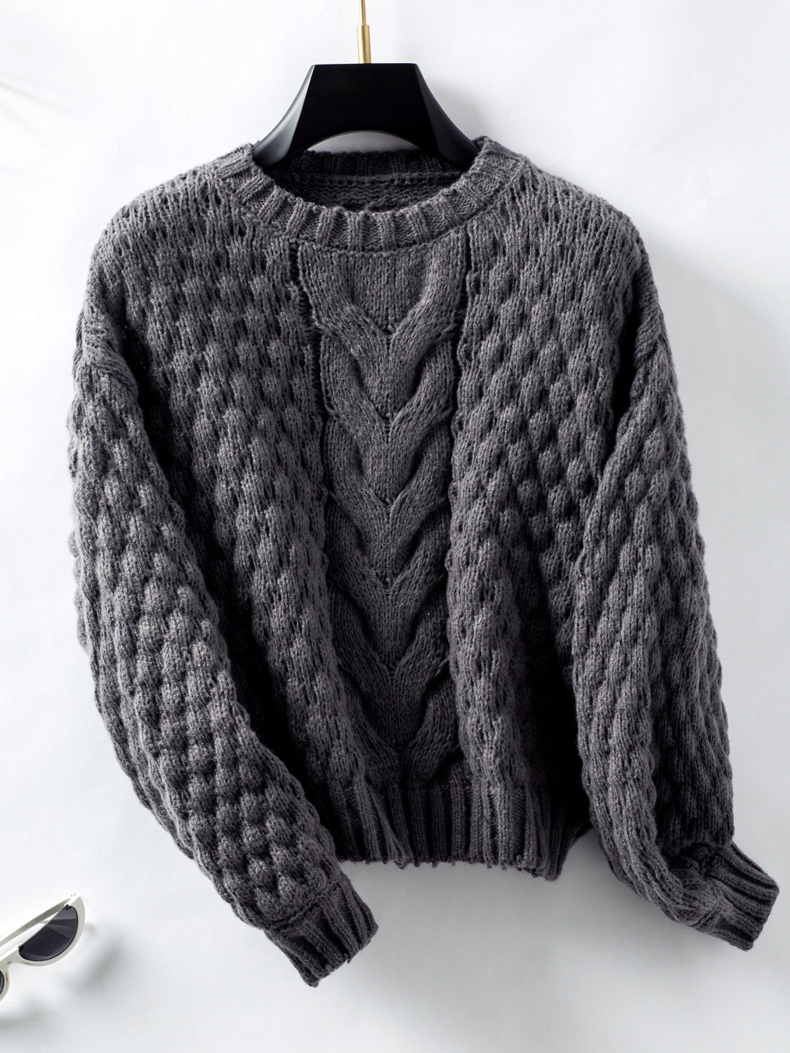 Otilia | Long-sleeved cable-knit sweater with a crew neck