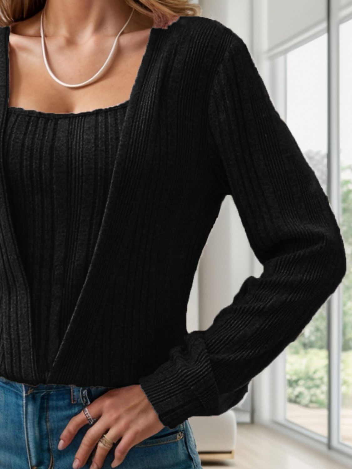 Milena | Long sleeve t-shirt with a square neckline