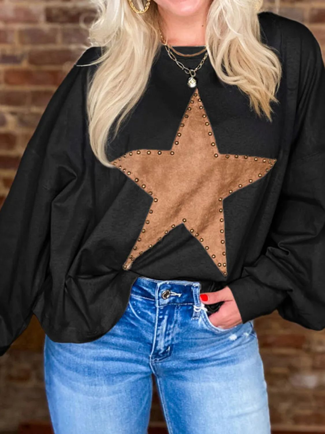 Vera | Long-sleeved blouse with a star crew neck