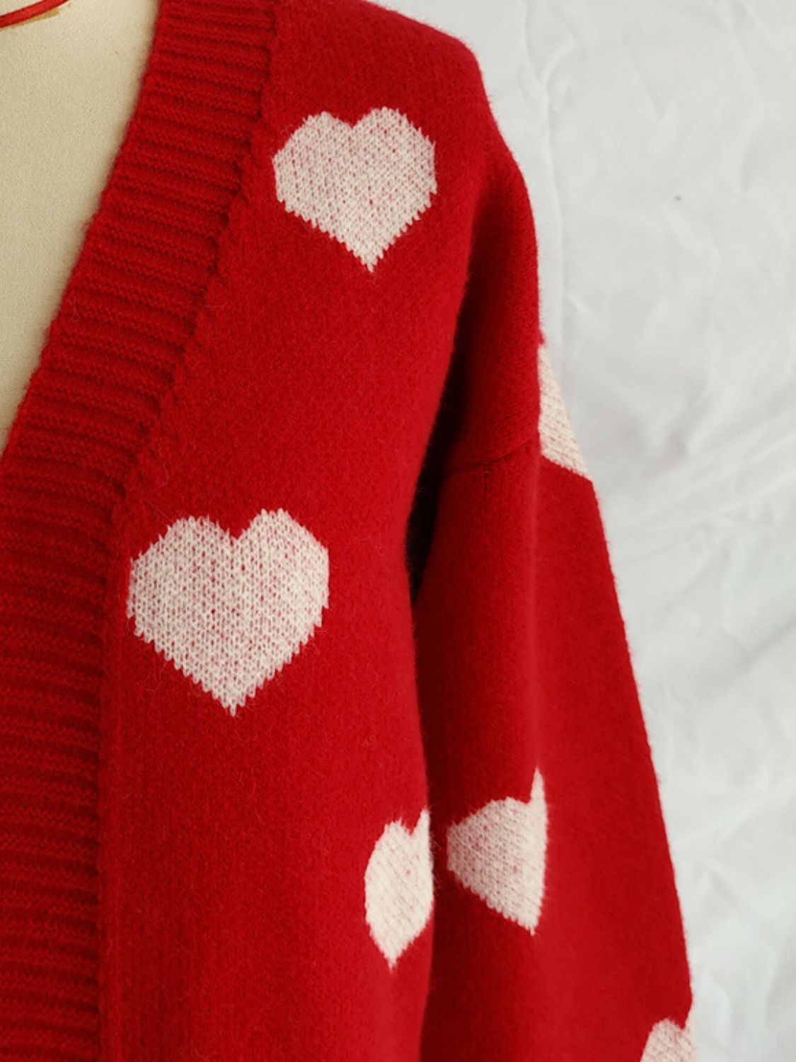 Nuria | Heart-shaped, long-sleeved cardigan with an open front