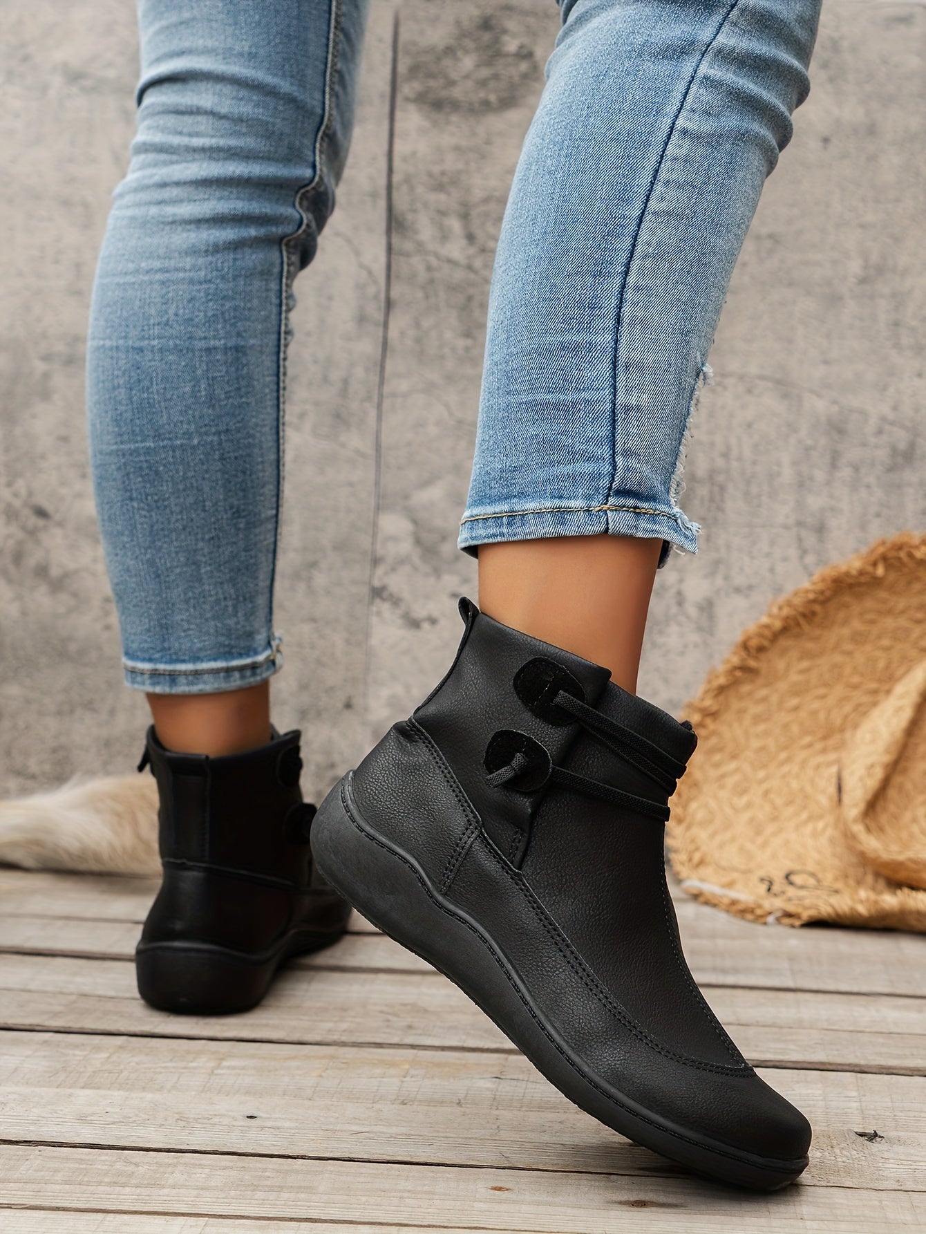 Flor | Lightweight, supportive orthopedic boots.