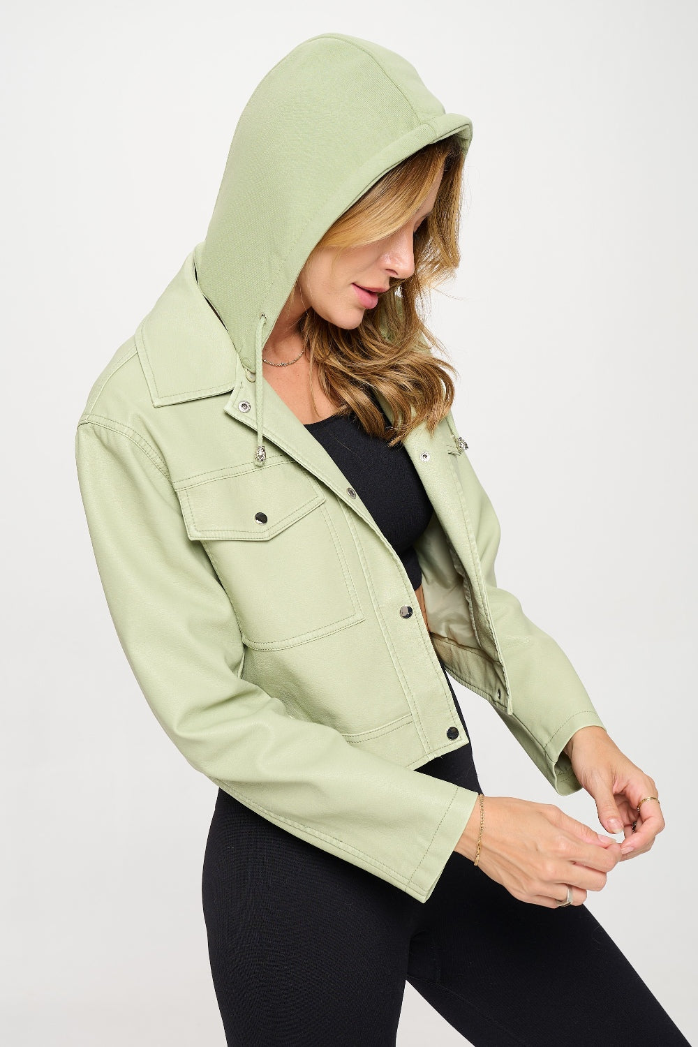 Petra | Cropped hooded jacket with snap fastening