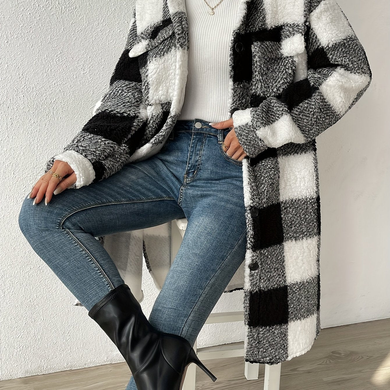 Isabella | Elegant checked coat for women