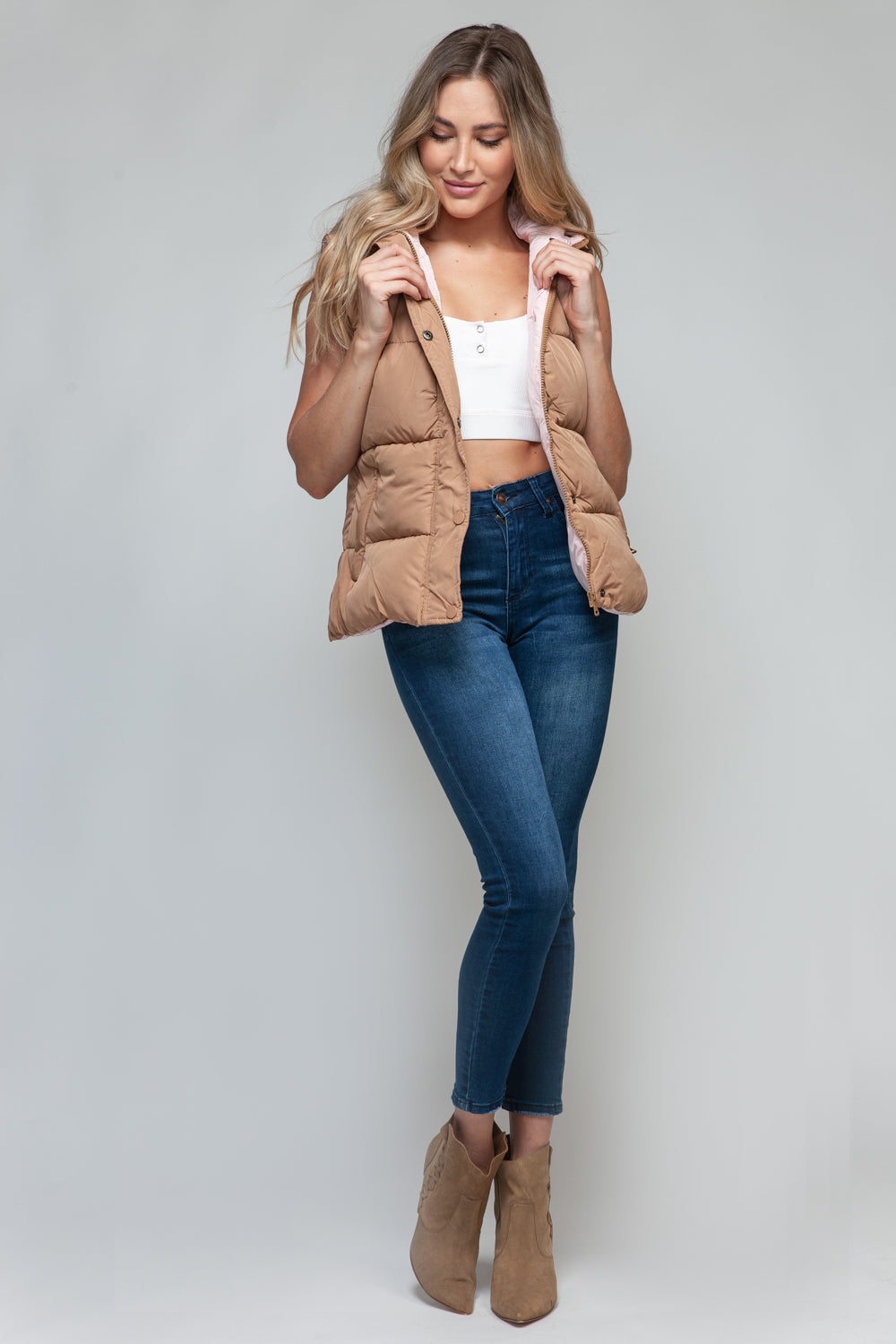 Nuria | Snobbish hooded vest with snap and zip fastening