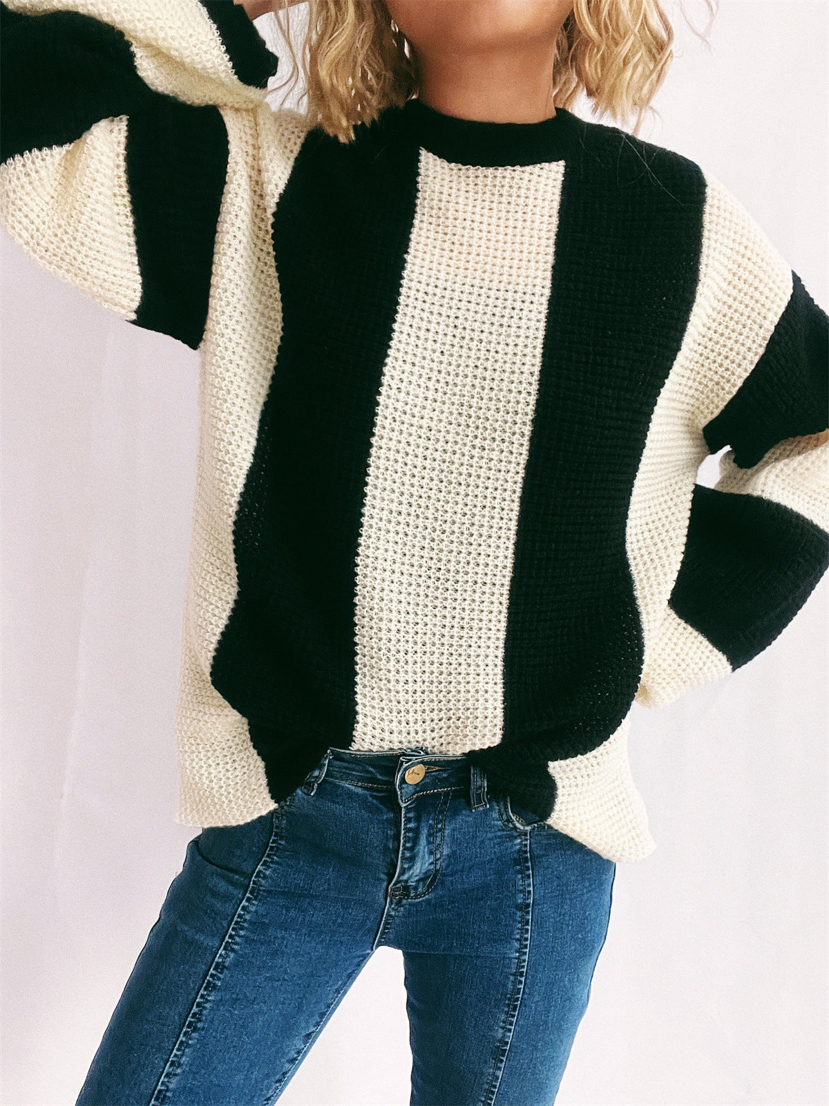 Ida | Color block sweater with a crew neck and long sleeves