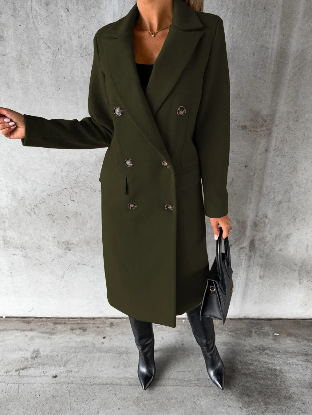 Renata | Casual and effortless winter garment