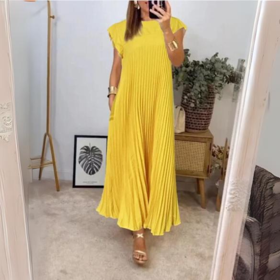 Scarlett® | Light And Fresh Pleated Dress