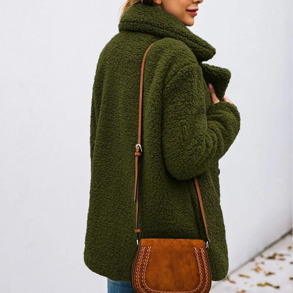 Delia | Chic and relaxed winter garment