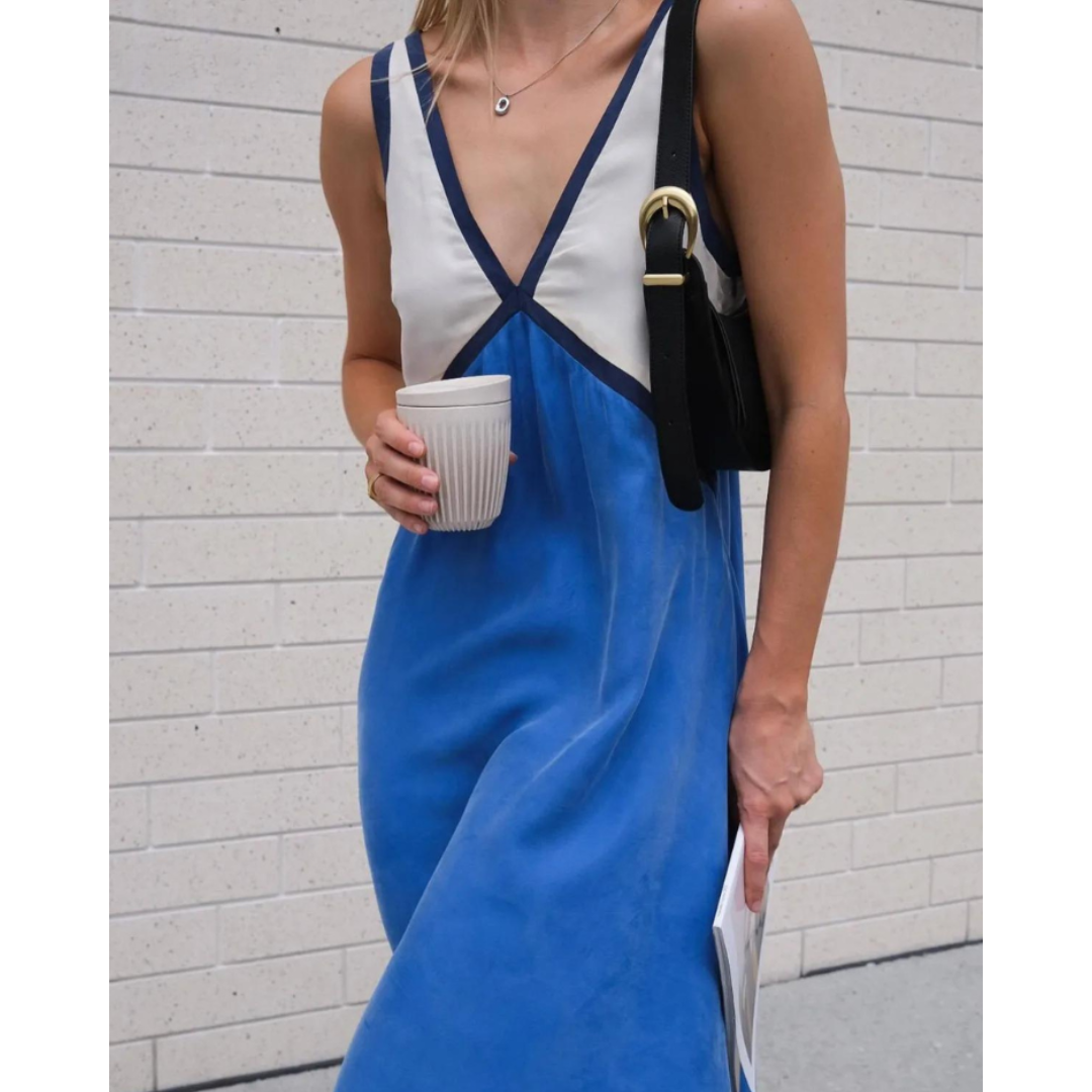 Lucrezia® | Elegant Dress With V Fit