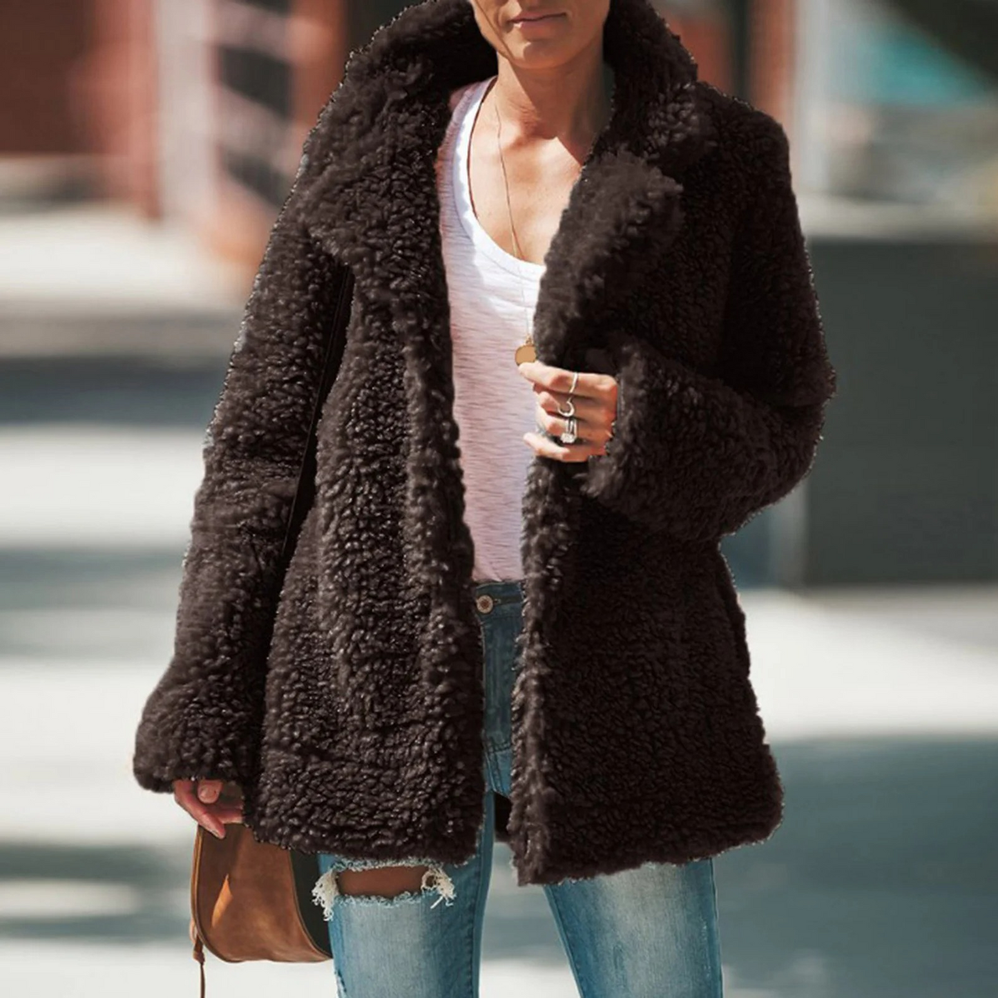 Ariadna® | Simple and elegant winter garment.