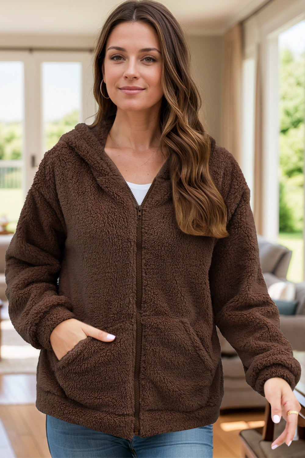 Elvira | Long sleeve outerwear with a fluffy hood and zip fastening