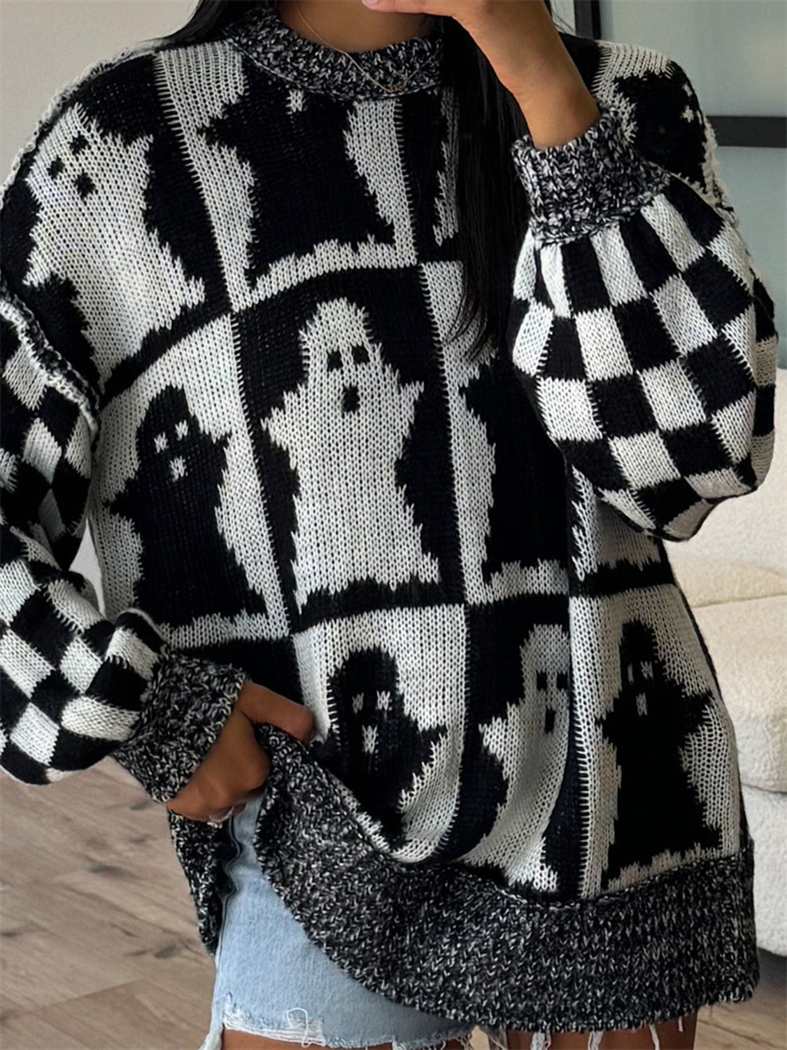 Cristina | Ghost long-sleeved sweater with low shoulders
