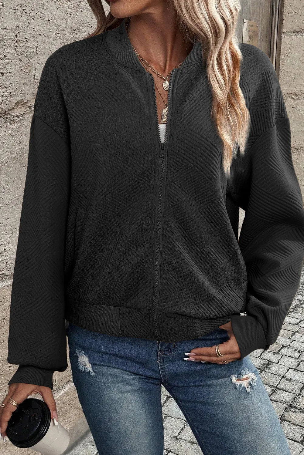 Nicole | Structured jacket with baseball collar and zip fastening