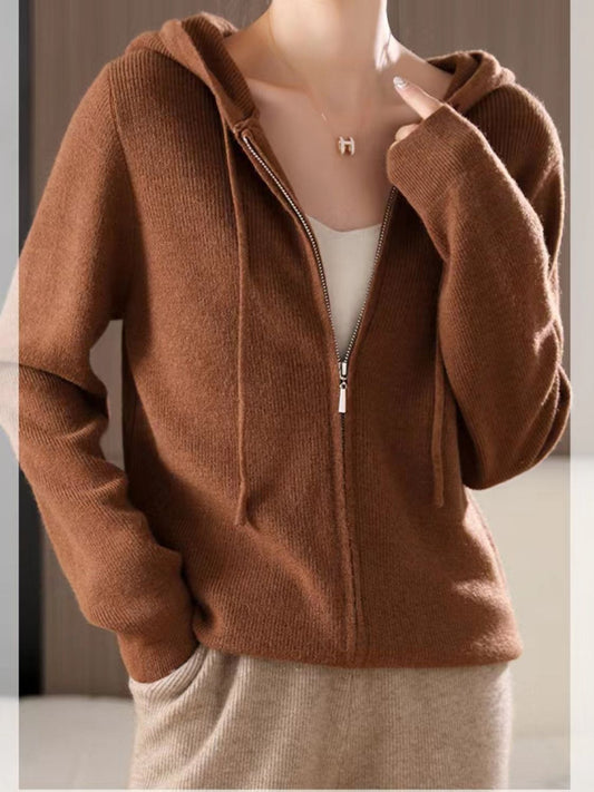 Helga | Long sleeve hoodie with drawstring and zip fastening