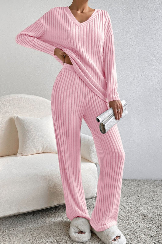Xochitl | Lounge set consisting of a ribbed V-neck top and trousers