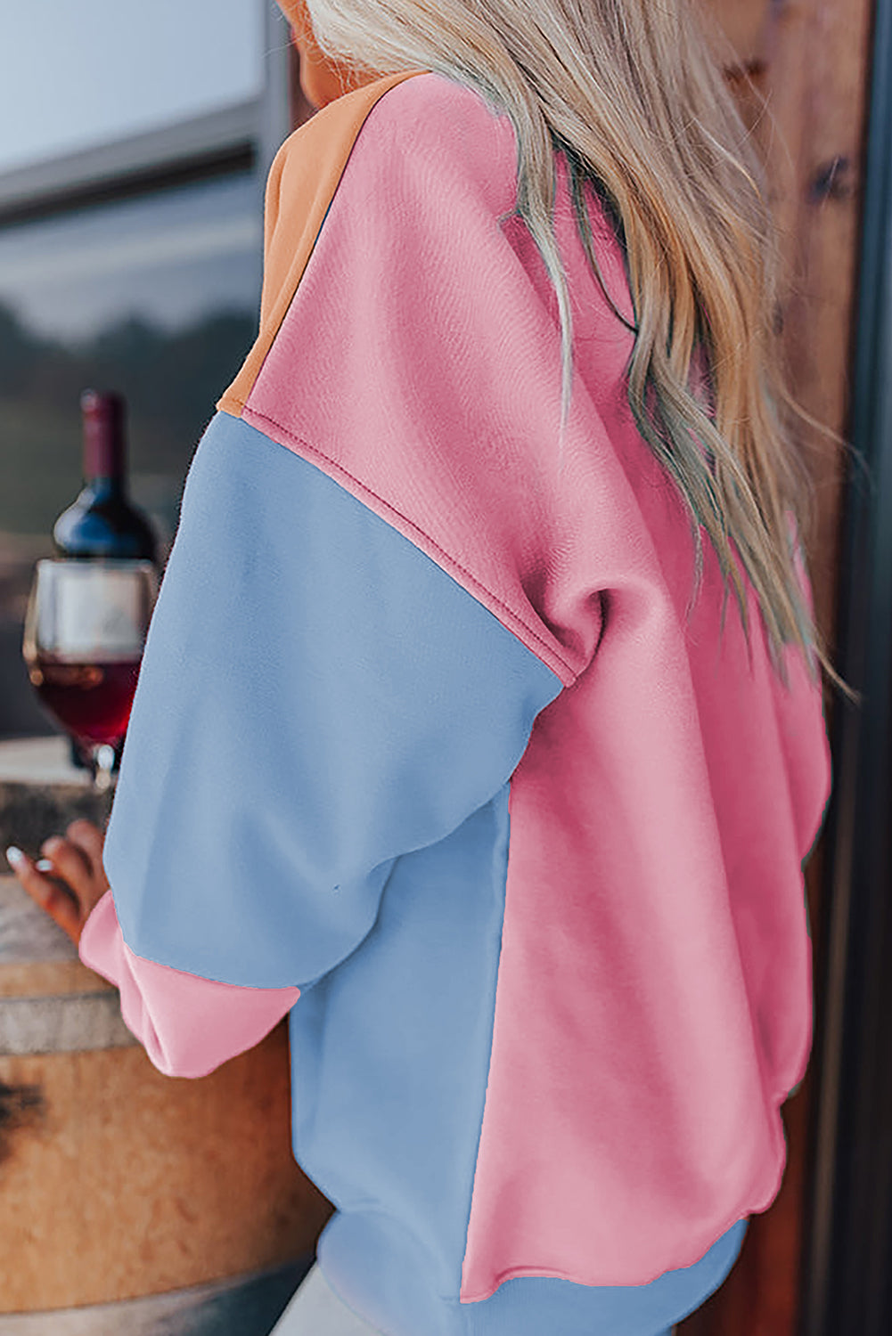 Greta | Color block sweatshirt with a crew neck and long sleeves