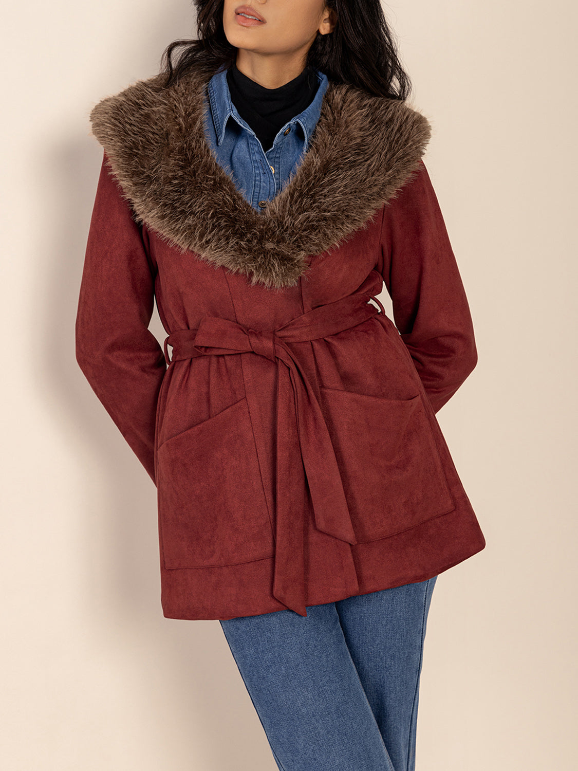Regina | Fluffy jacket with collar and waist band