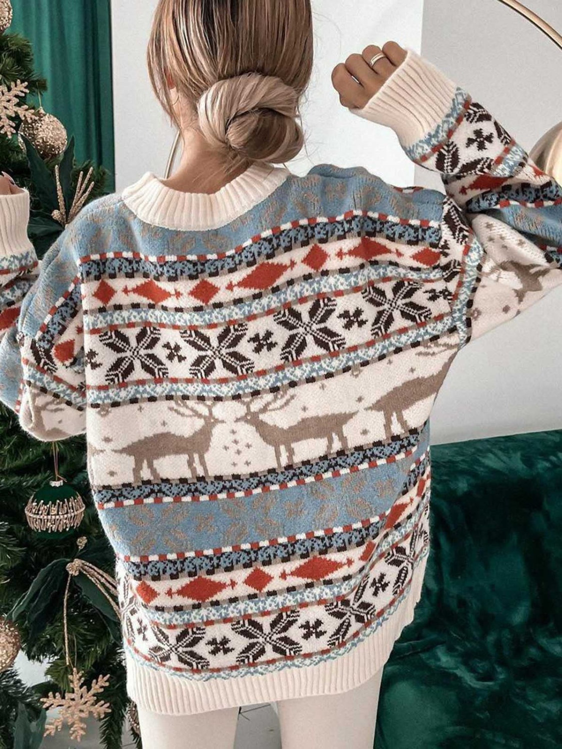 Trinidad | Pullover with a geometric crew neck and dropped shoulders