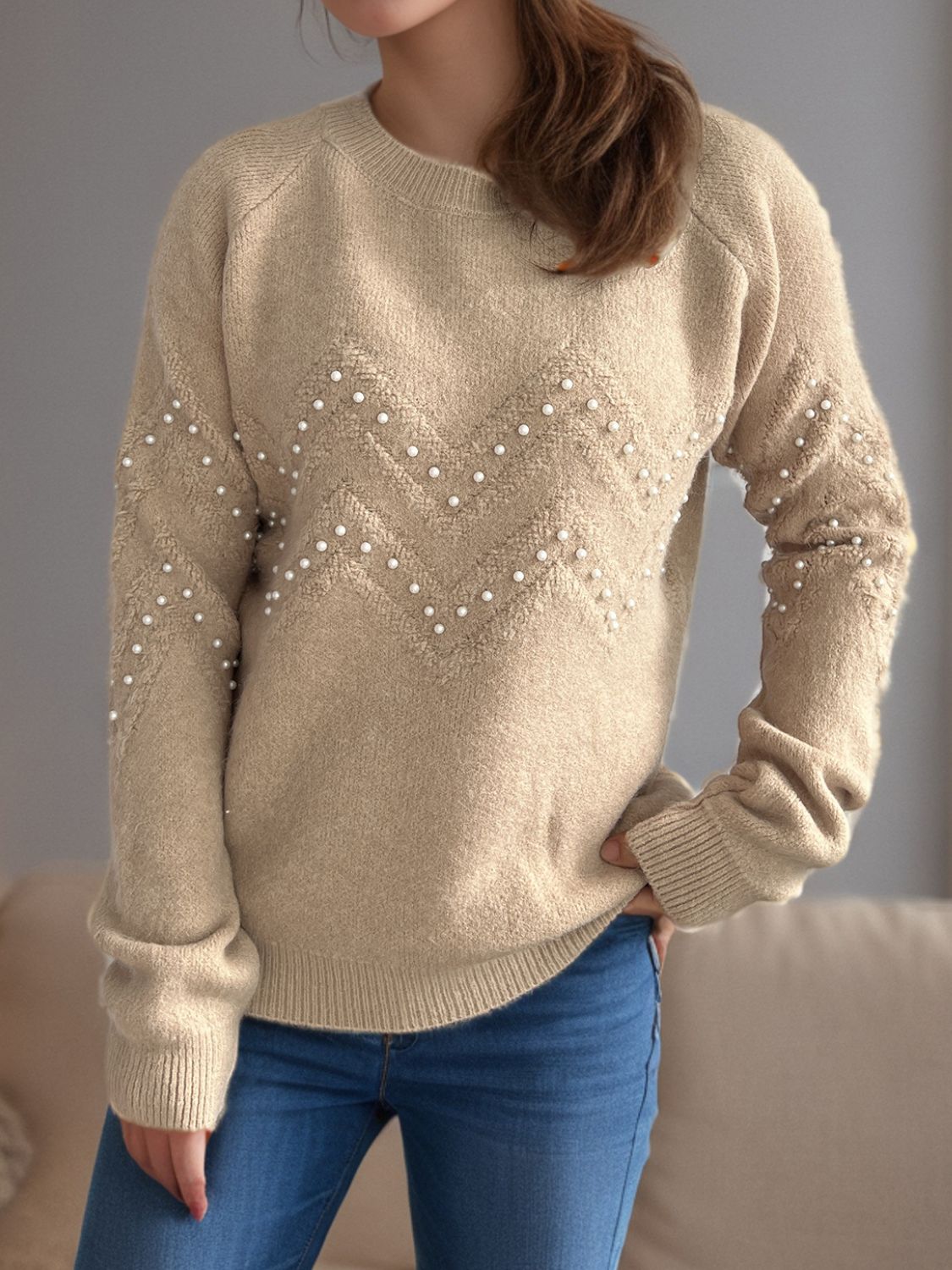 Concepcion | Round neck sweater with raglan sleeves and pearl trim