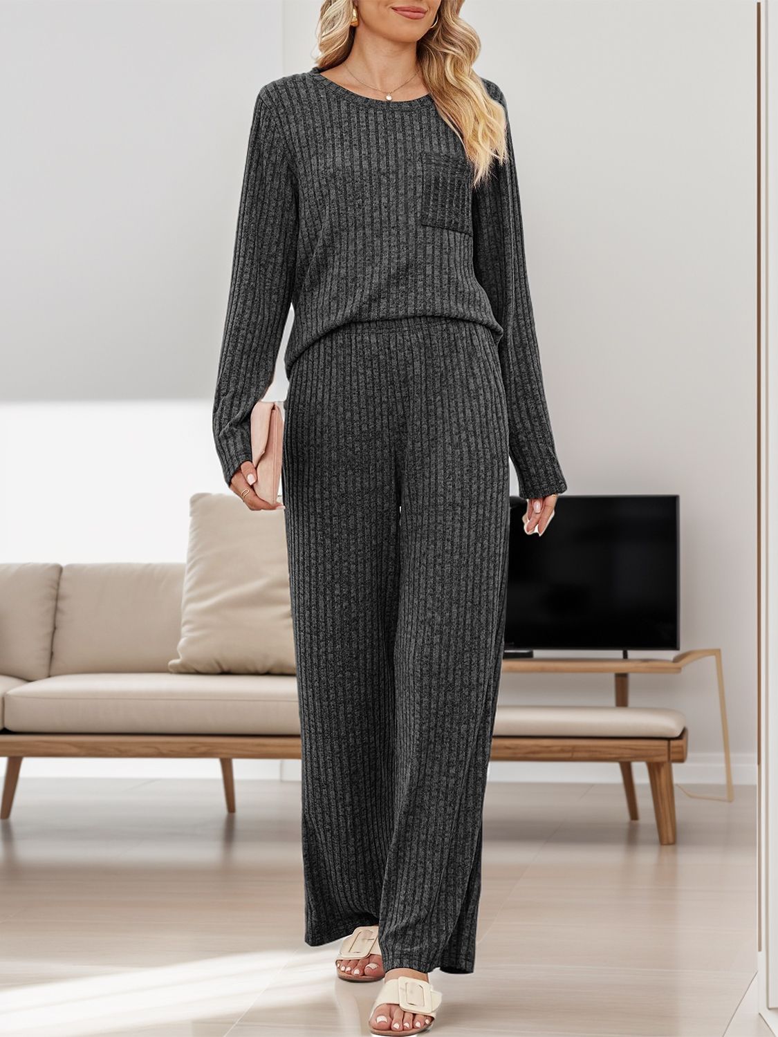 Henriette | Set consisting of a long-sleeved top and crew-neck trousers