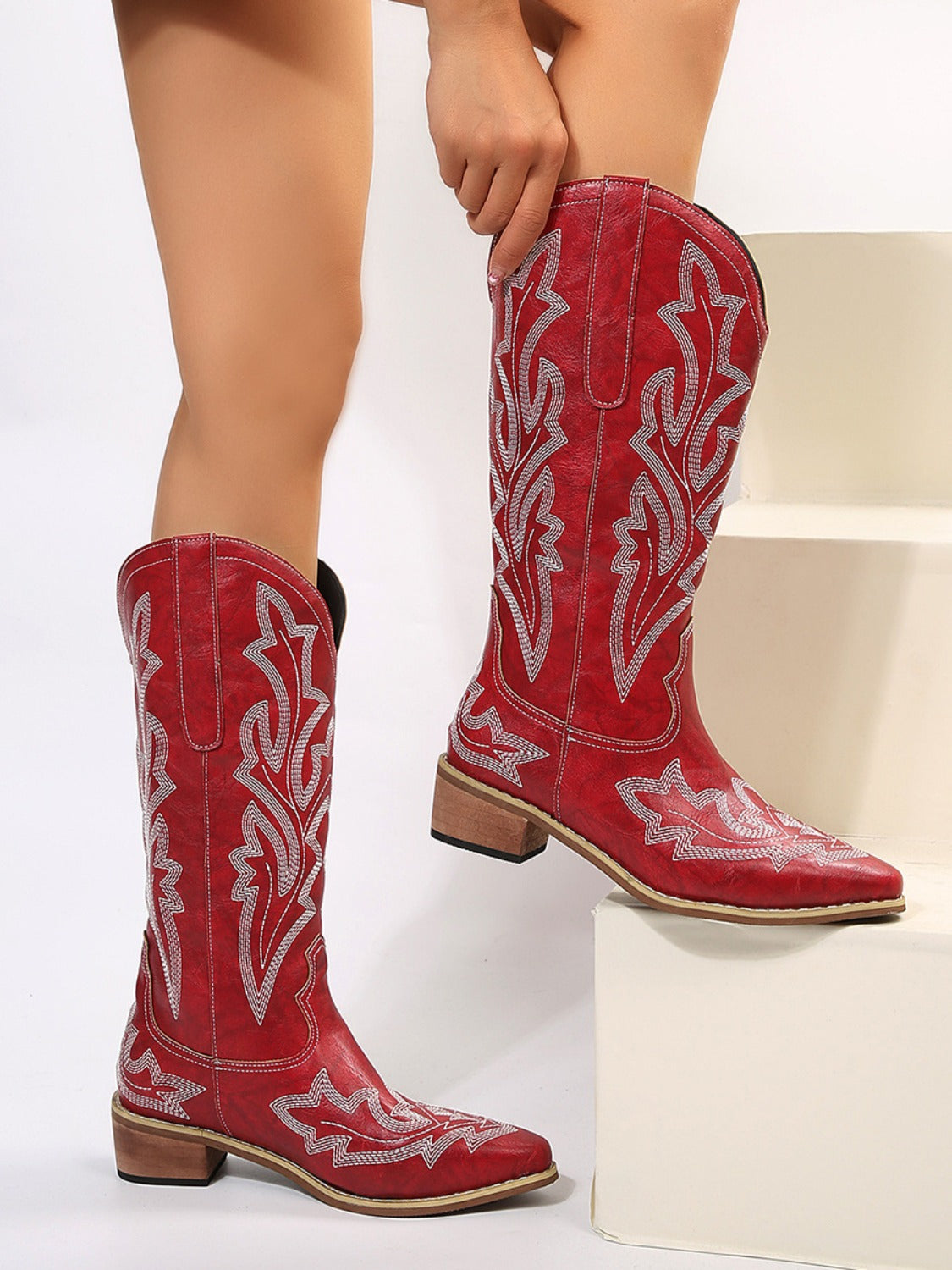 Monica | Elegant and detailed support boots