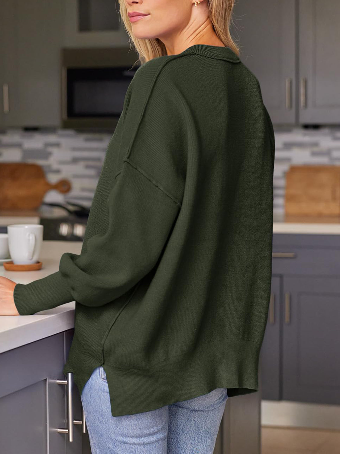 Evelyn | Slit sweater with a crew neck and dropped shoulders