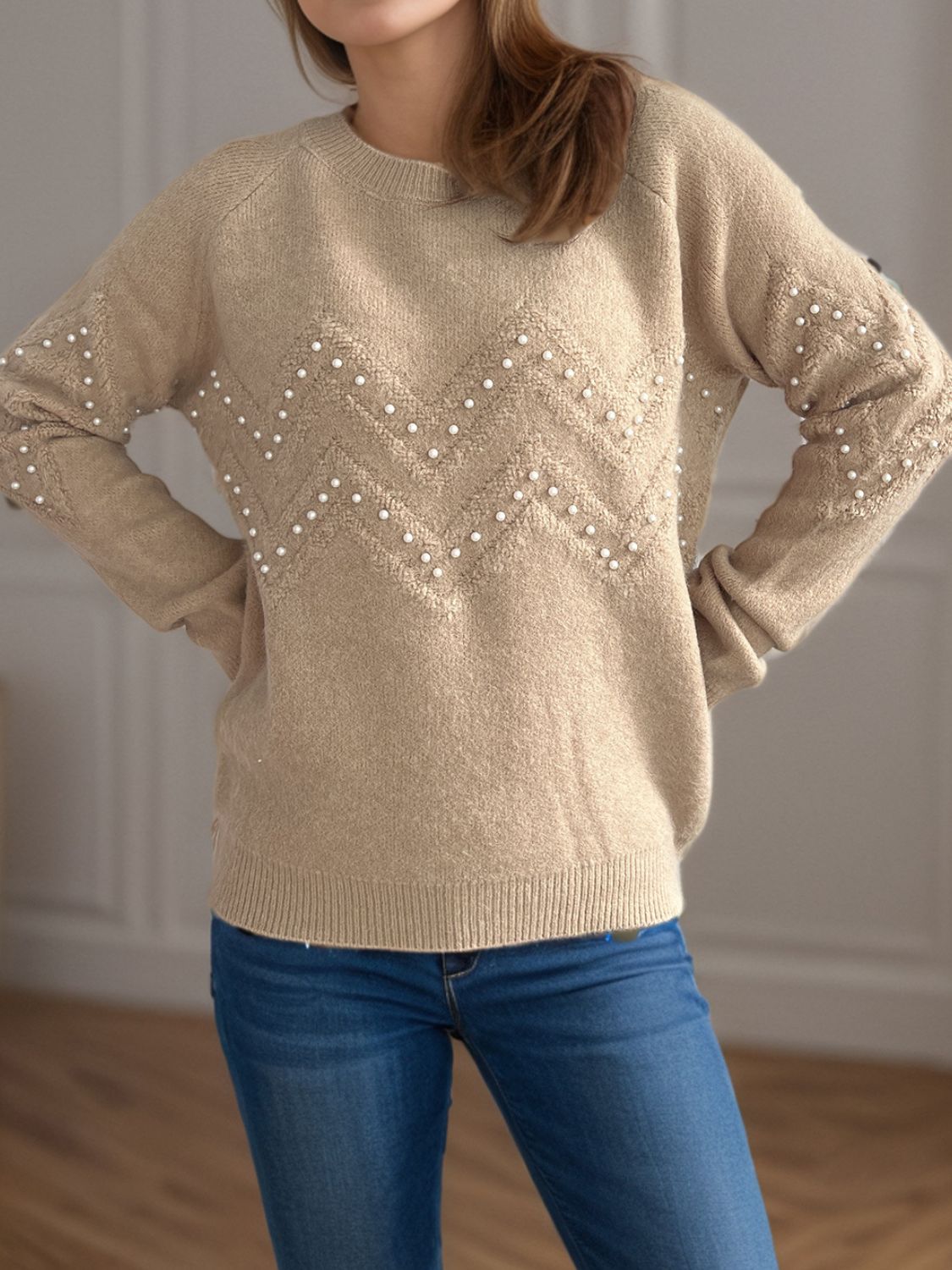 Concepcion | Round neck sweater with raglan sleeves and pearl trim