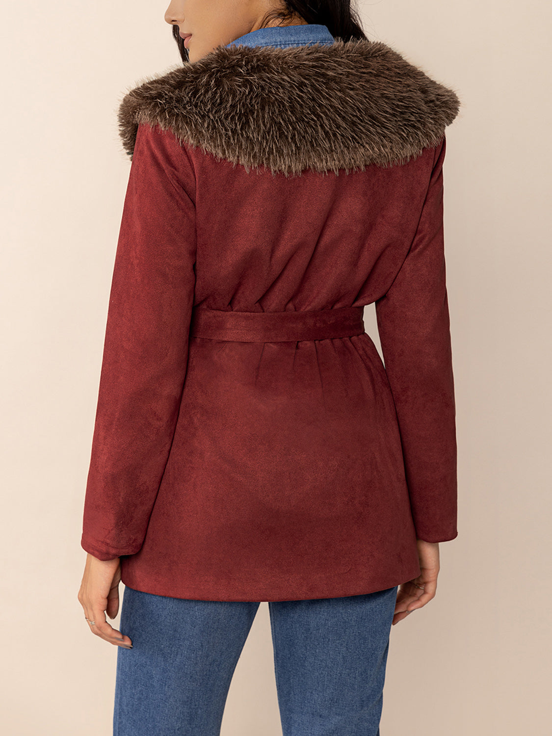 Regina | Fluffy jacket with collar and waist band