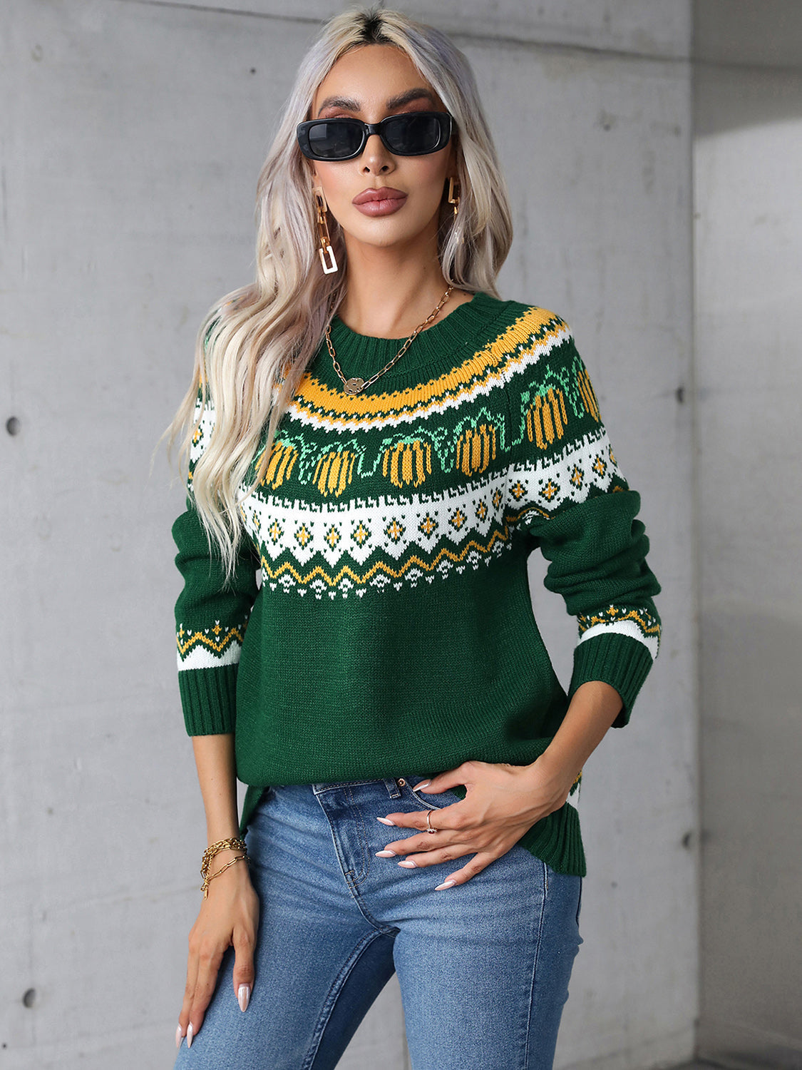 Magda | Long-sleeved sweater with a geometric crew neck