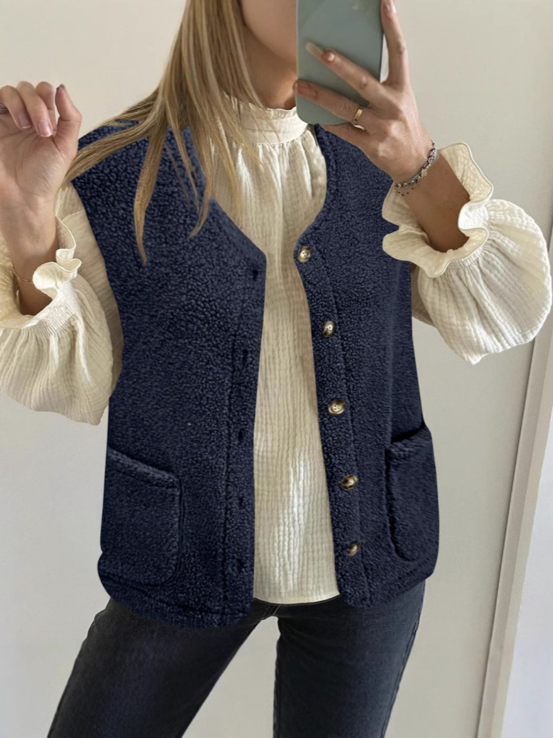 Caridad | Buttoned vest coat with pockets