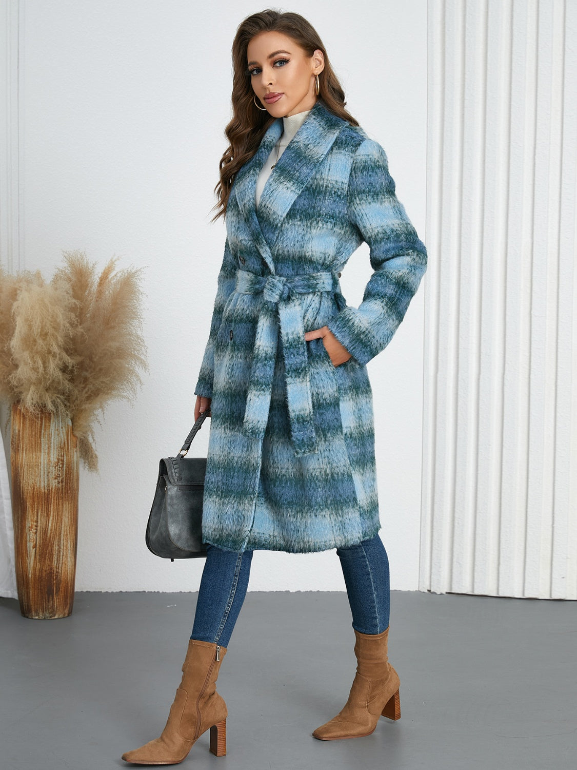 Rosario | Checked, long-sleeved coat with a tie waist