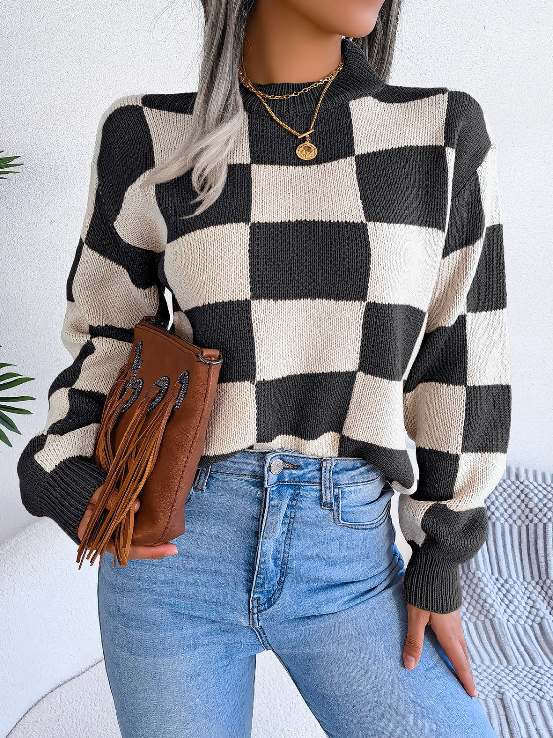 Elsa | Checked long-sleeved sweater with stand-up collar