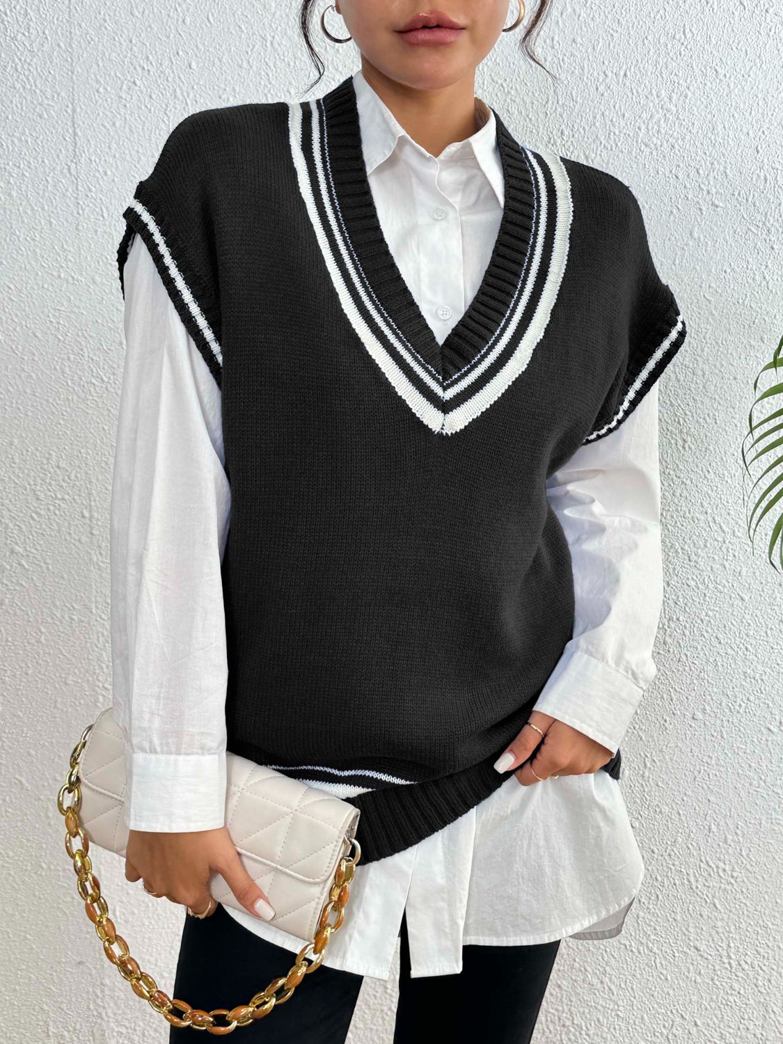 Margherita | Sweater vest with contrast trim and V-neck