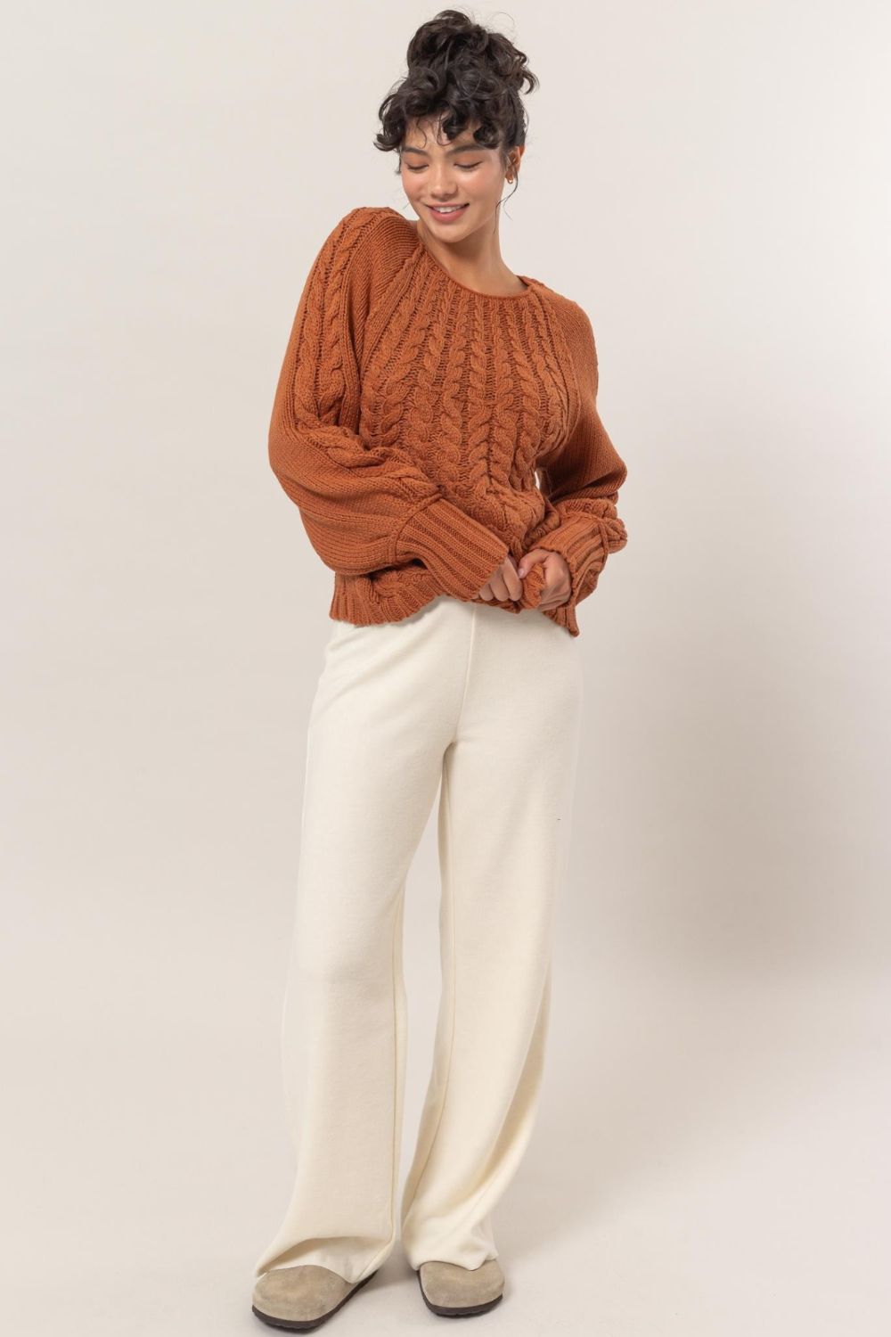 Agustina | Cable-knit sweater with a crew neck and raglan sleeves