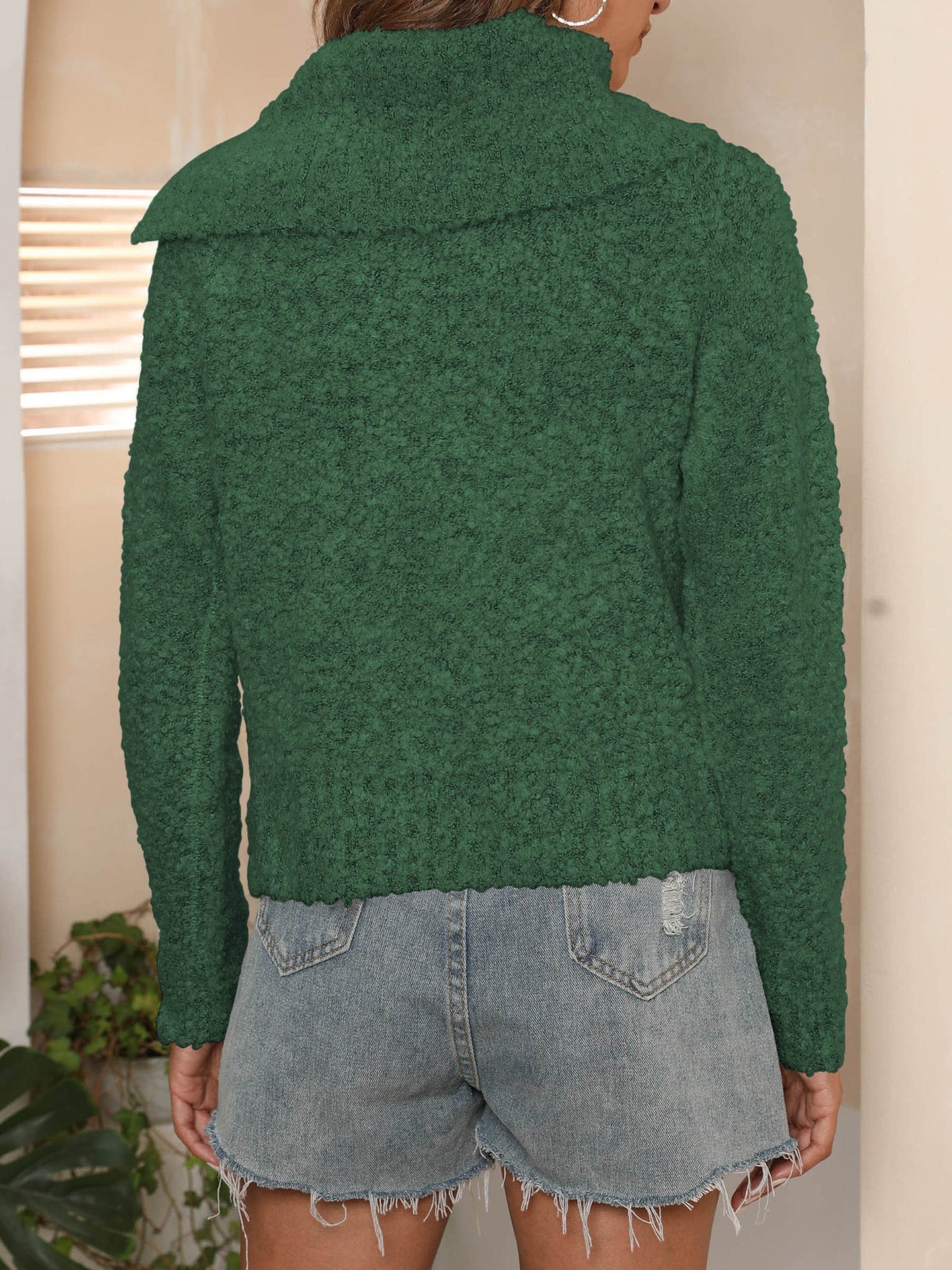 Clara | Asymmetrical long-sleeved sweater with collar