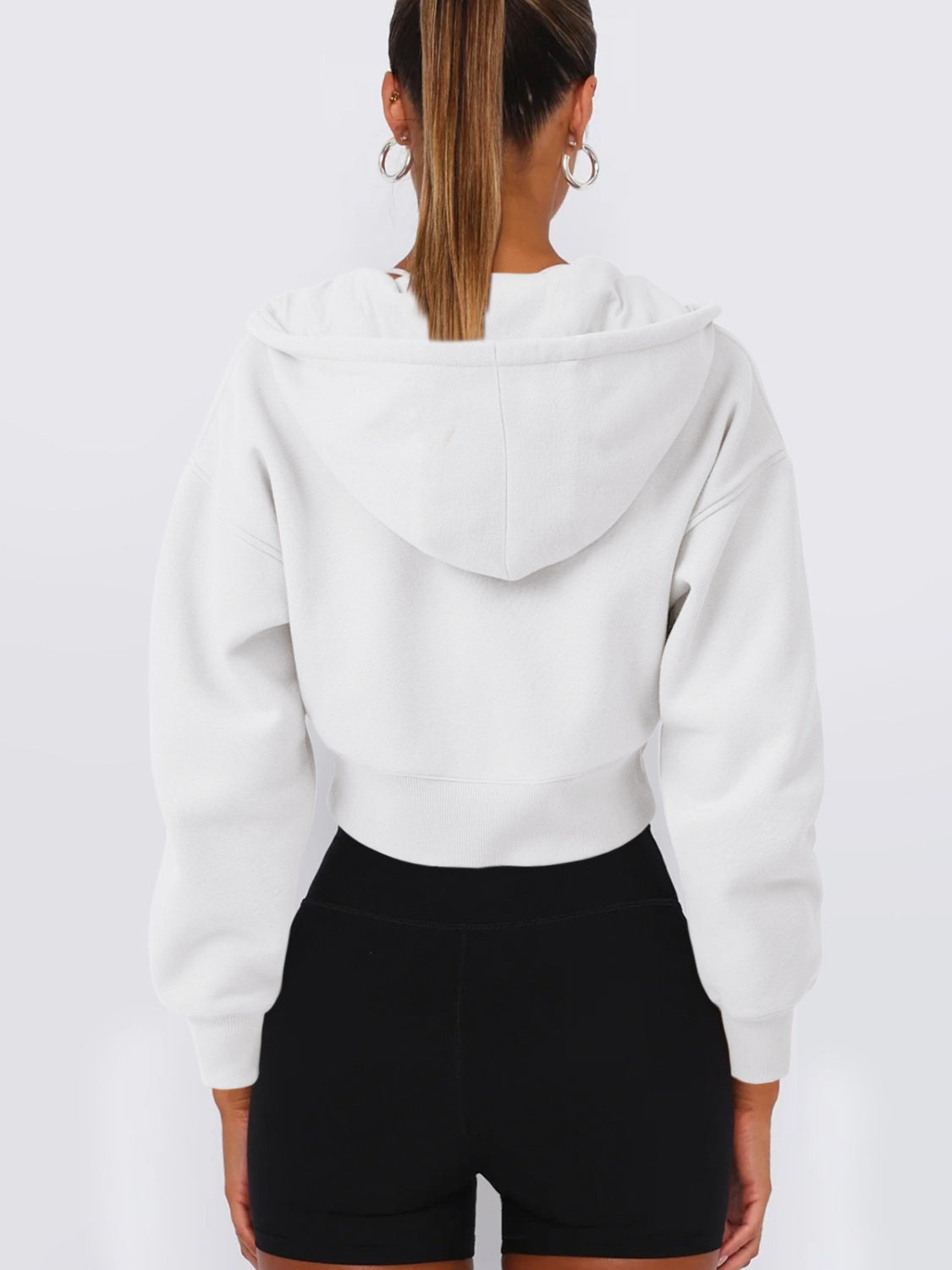 Evelyn | Cropped, long-sleeved jacket with hood and zip