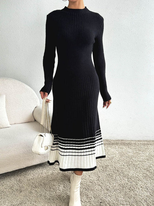 Cristina | Contrasting colored sweater dress with a stand-up collar and long sleeves