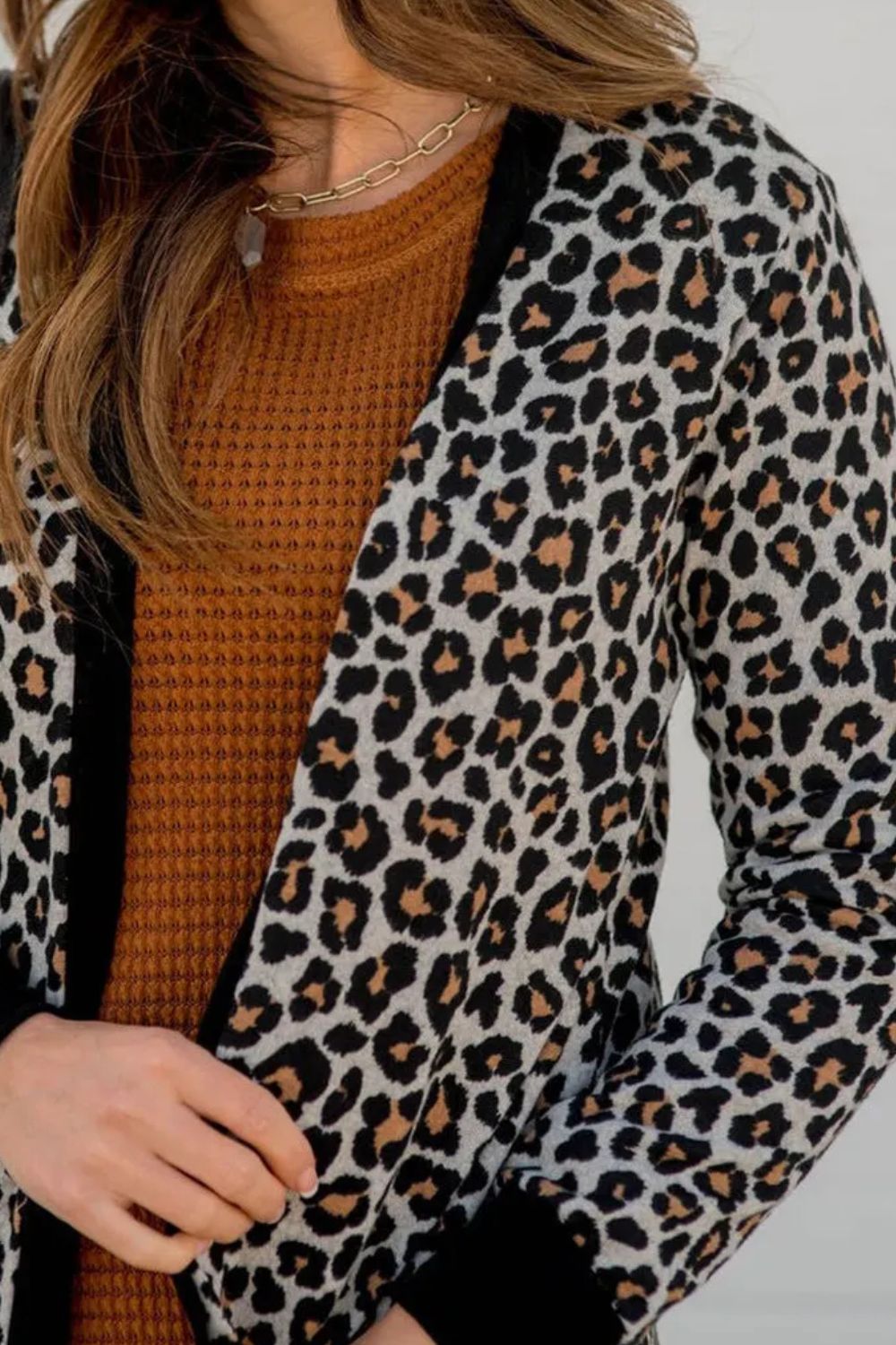 Anneliese | Open front leopard print cover with pockets