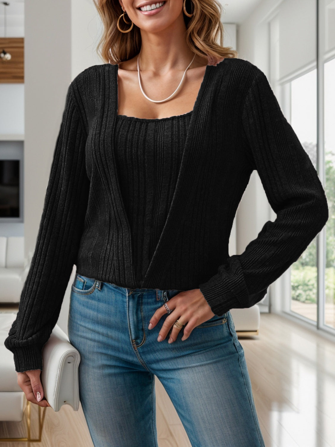Milena | Long sleeve t-shirt with a square neckline